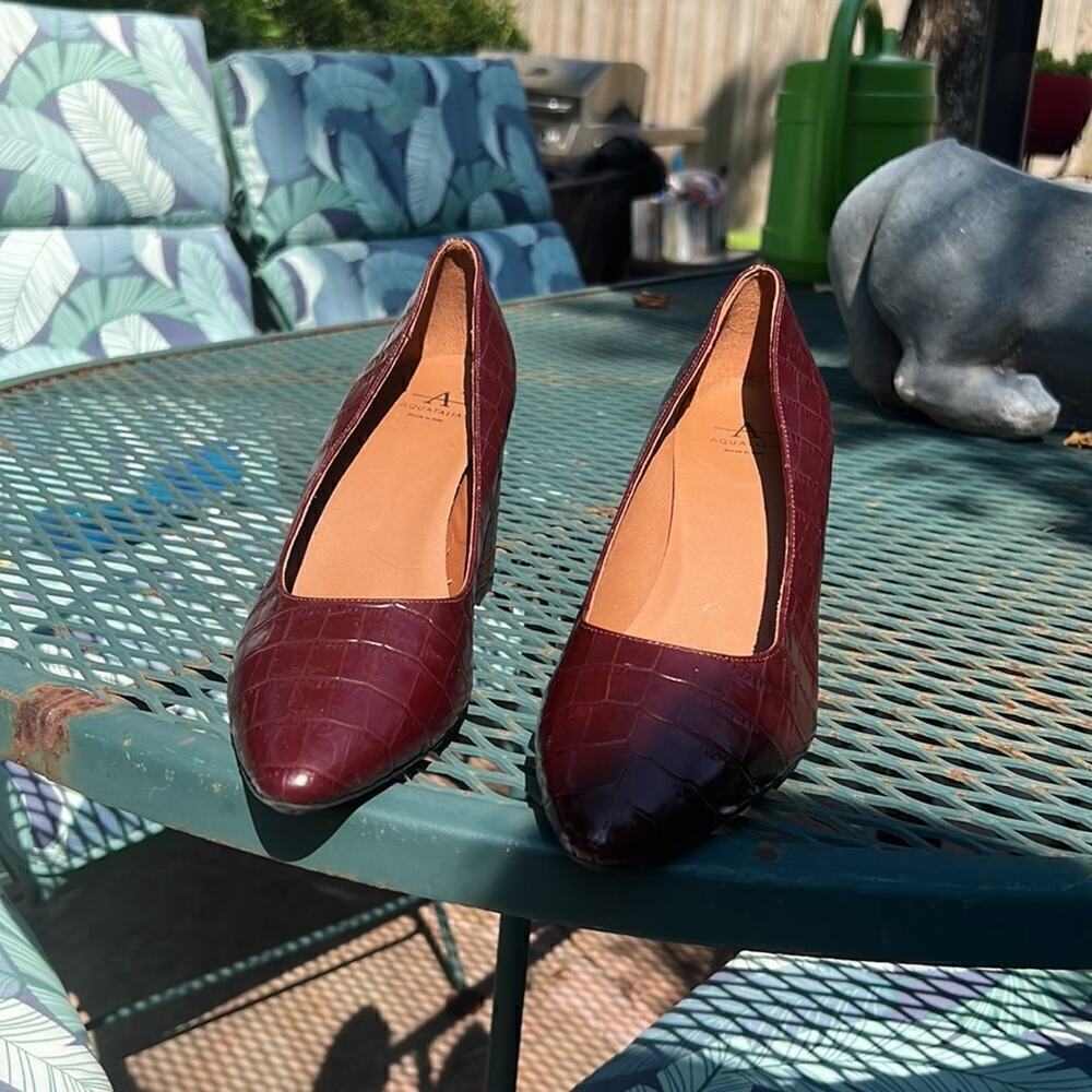 ▶️ Aquatalia ◀️ Maroon Embossed Leather Croc Pattern Pumps. 8 M - Picture 7 of 16